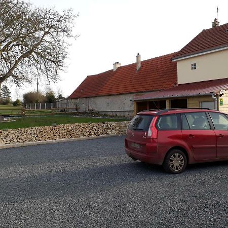 Gite " Le Vieux Noyer" Liesville-sur-Douve Exteriér fotografie