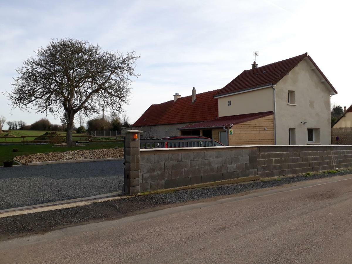 Gite " Le Vieux Noyer" Liesville-sur-Douve Exteriér fotografie